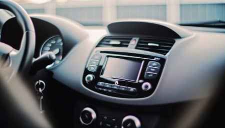 Code autoradio Renault : astuces fiables sans carte grise